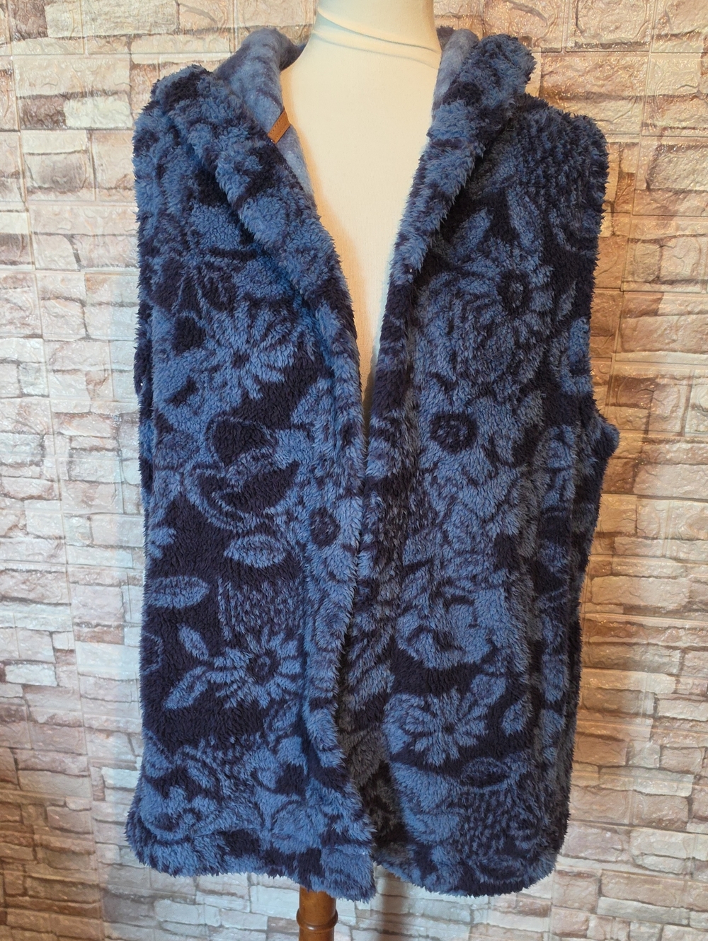 Koolaburra By Ugg Cozy Floral Faux Fur Hooded Vest in Navy
